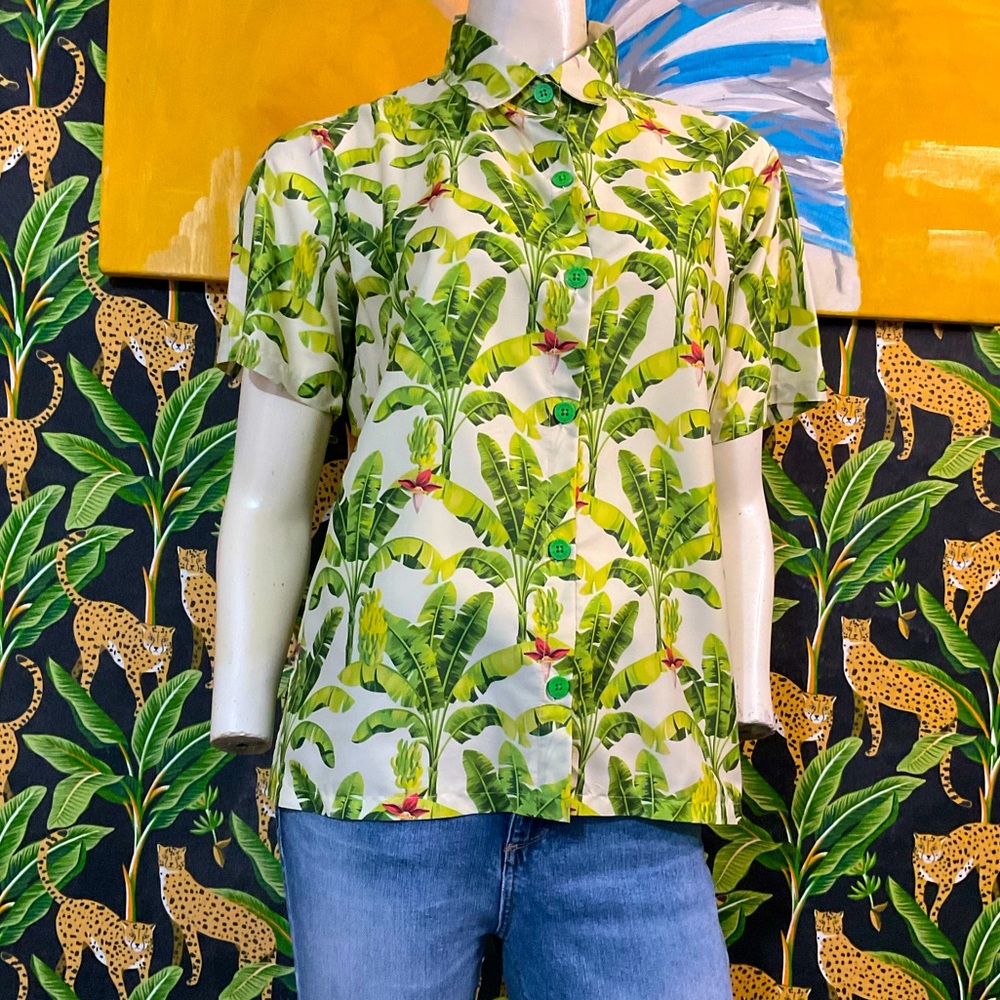 Men’s Hawaiian Banana Leaf Button Down Causal Shirt Size Small Unisex